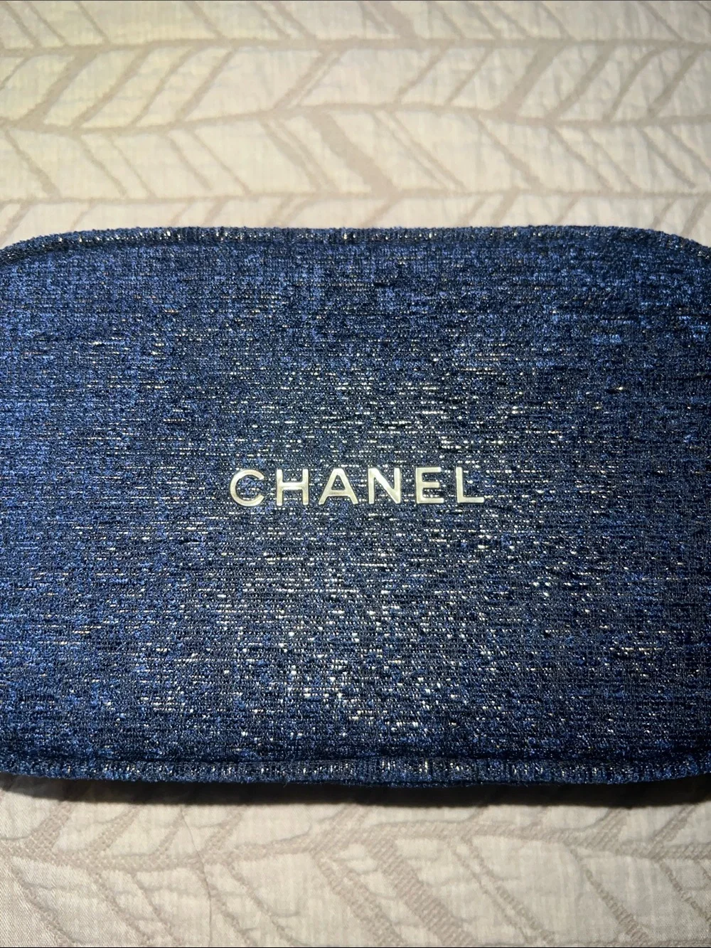 CHANEL Xmas Holiday Gift Set 2023 Cosmetic Pouch bag